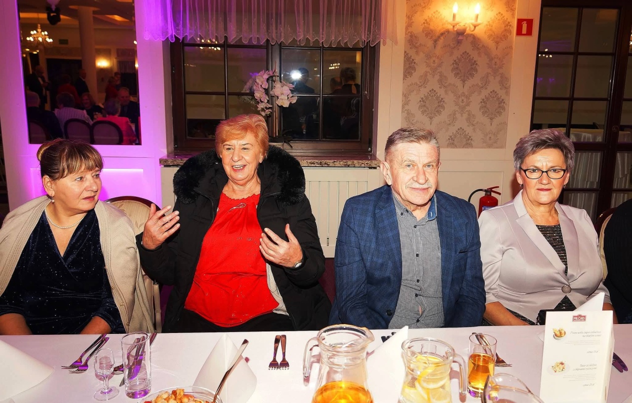 Seniorzy z gminy Rzekuń bawili się na balu w Pułtusku! [24.01.2026] - zdjęcie #24 - eOstroleka.pl