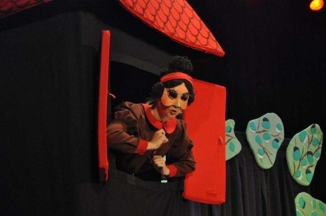 Godziny dla rodziny: Czerwony Kapturek w OCK [13.XI.2011] - zdjęcie #42 - eOstroleka.pl