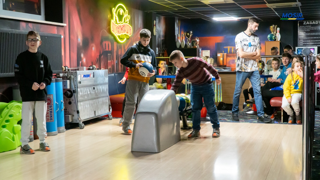  Turniej Bowlingowy dla dzieci i młodzieży w ramach „Ferii na sportowo 2026” - fot. MOSIR Ostrołęka - zdjęcie #20 - eOstroleka.pl