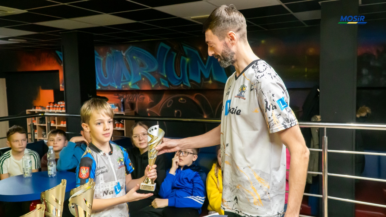  Turniej Bowlingowy dla dzieci i młodzieży w ramach „Ferii na sportowo 2026” - fot. MOSIR Ostrołęka - zdjęcie #9 - eOstroleka.pl