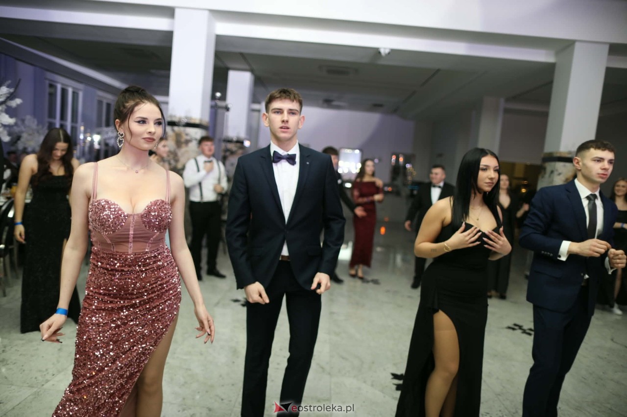 Studniówka ZSZ 1 w Ostrołęce [30.01.2026] - zdjęcie #60 - eOstroleka.pl