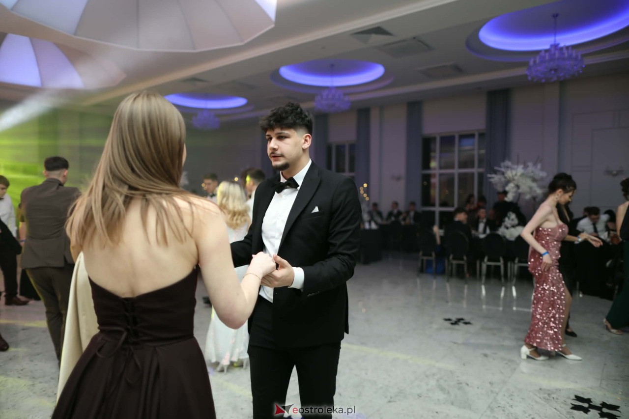 Studniówka ZSZ 1 w Ostrołęce [30.01.2026] - zdjęcie #43 - eOstroleka.pl