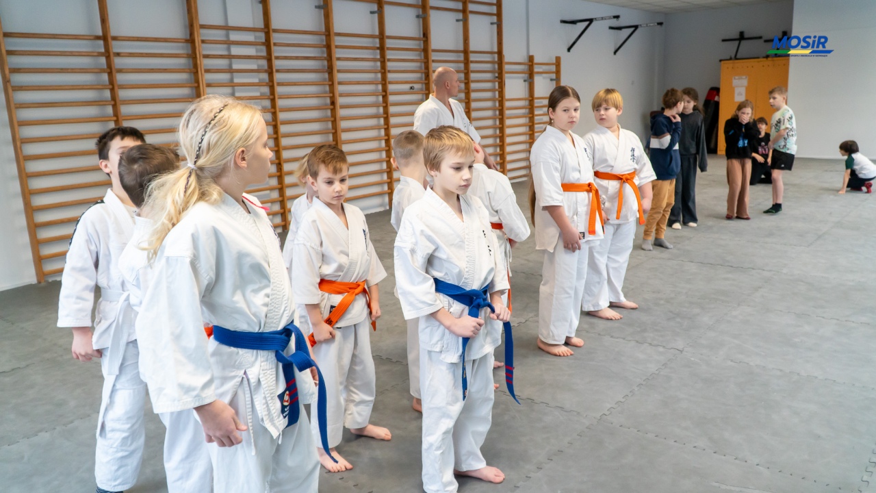 Ferie z karate w Ostrołęce, fot. MOSIR Ostrołęka - zdjęcie #35 - eOstroleka.pl