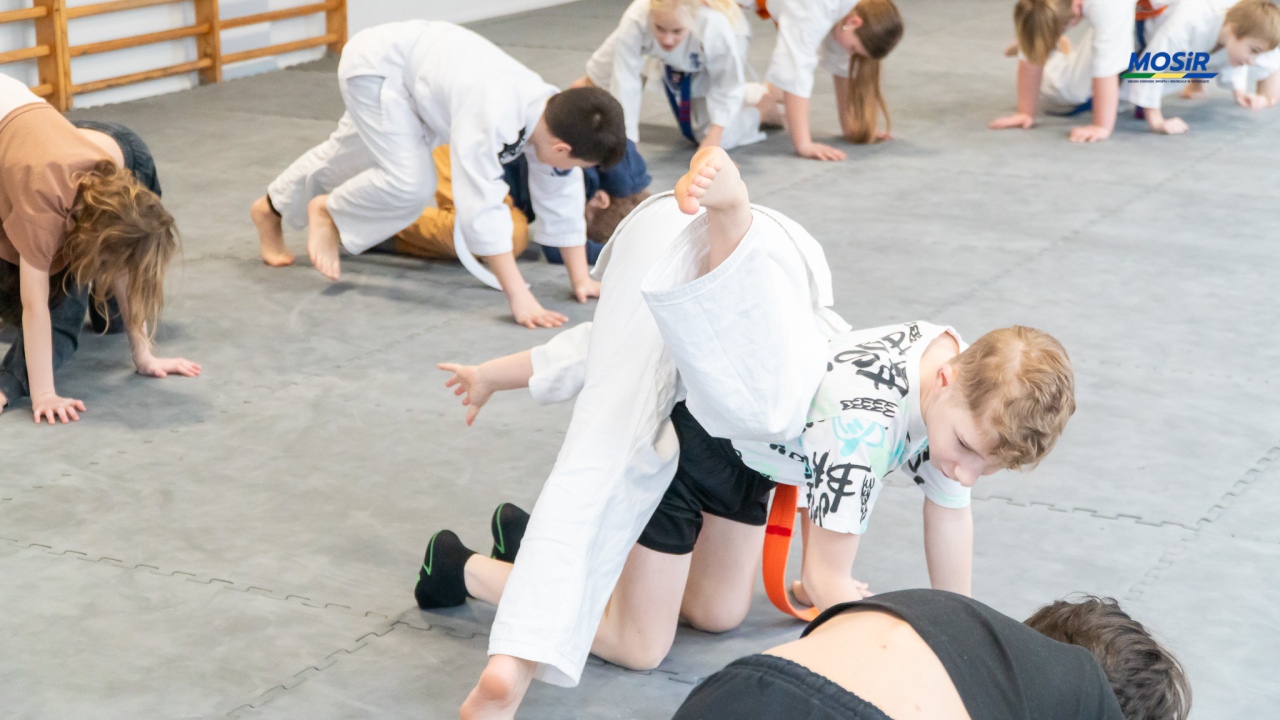 Ferie z karate w Ostrołęce, fot. MOSIR Ostrołęka - zdjęcie #6 - eOstroleka.pl