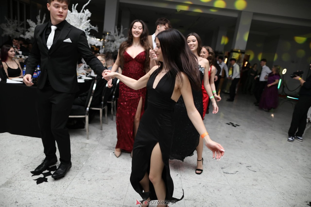 Studniówka ZSZ Nr 4 w Ostrołęce [31.01.2026] - zdjęcie #19 - eOstroleka.pl