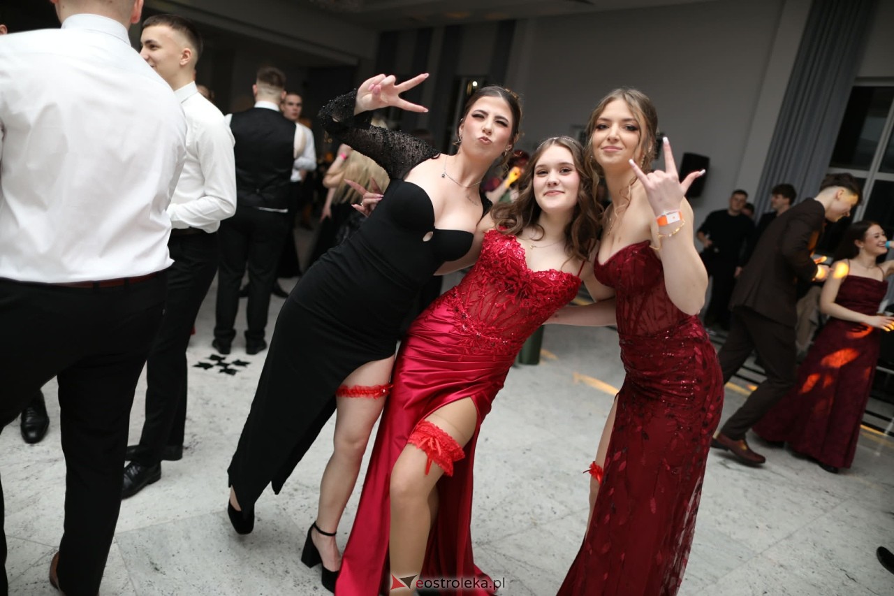 Studniówka ZSZ Nr 4 w Ostrołęce [31.01.2026] - zdjęcie #16 - eOstroleka.pl