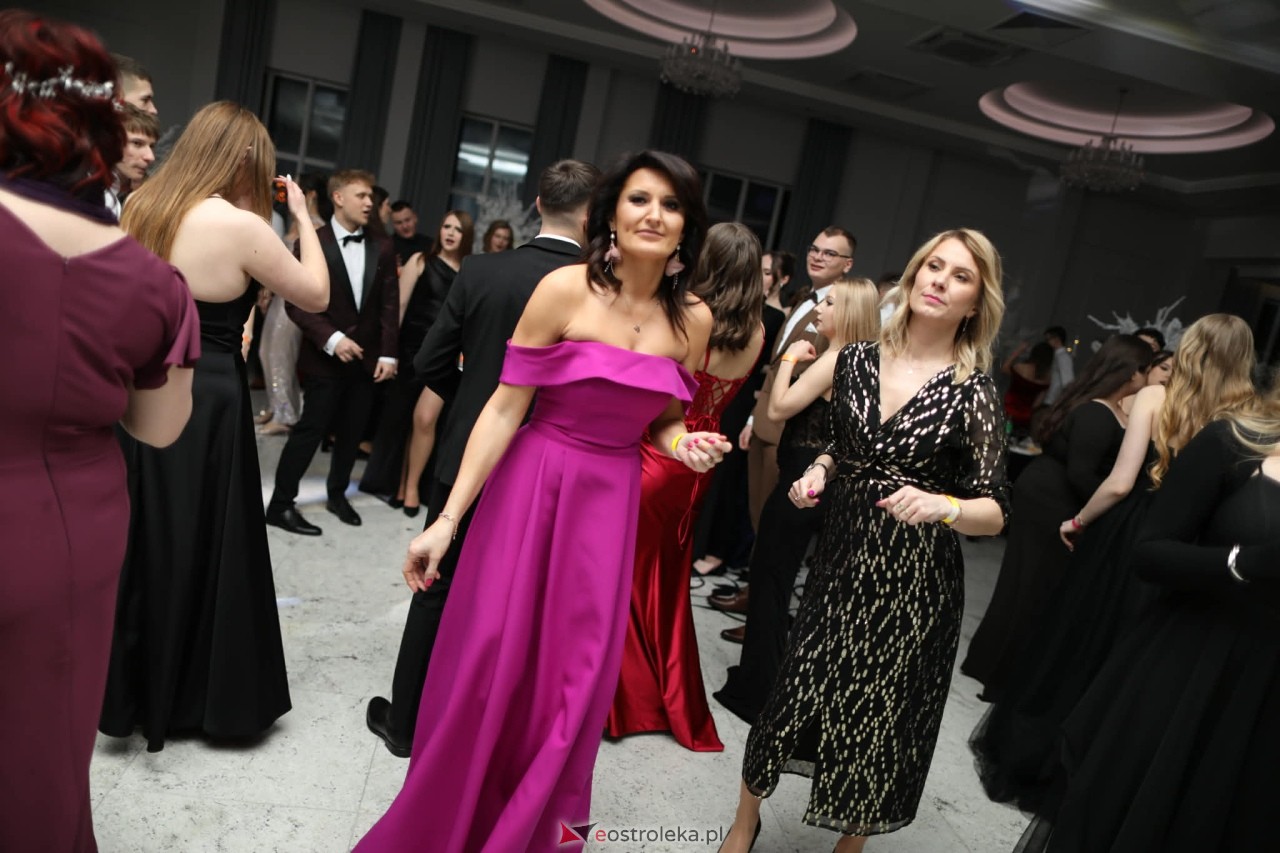 Studniówka ZSZ Nr 4 w Ostrołęce [31.01.2026] - zdjęcie #40 - eOstroleka.pl