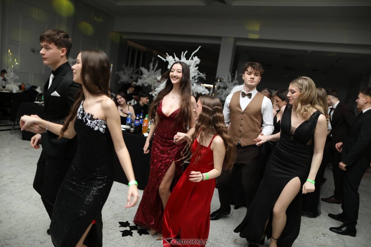 Studniówka ZSZ Nr 4 w Ostrołęce [31.01.2026] - zdjęcie #10 - eOstroleka.pl