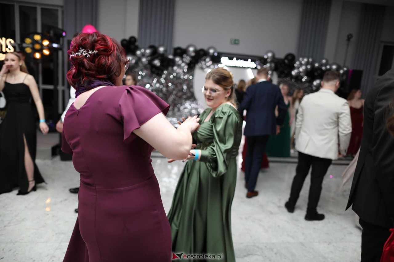 Studniówka ZSZ Nr 4 w Ostrołęce [31.01.2026] - zdjęcie #26 - eOstroleka.pl