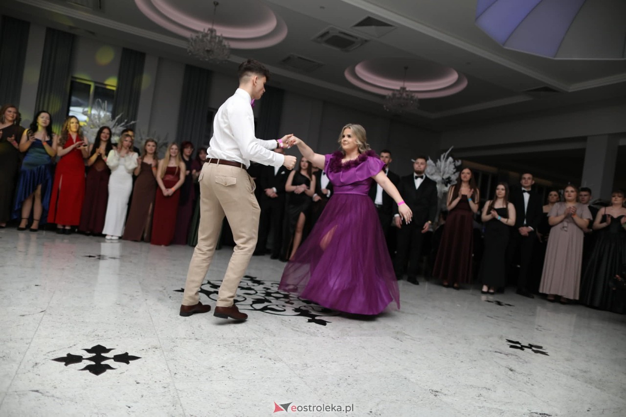 Studniówka ZSZ Nr 4 w Ostrołęce [31.01.2026] - zdjęcie #59 - eOstroleka.pl