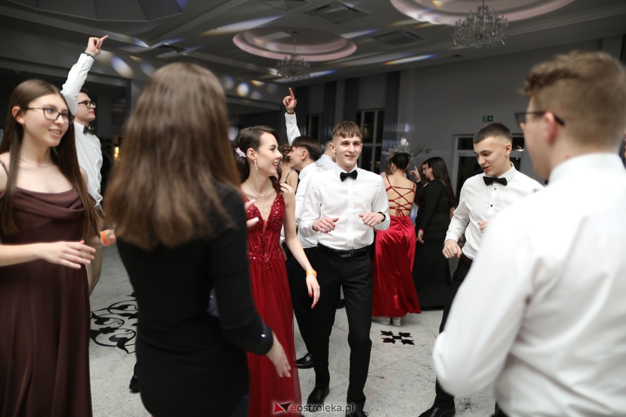 Studniówka ZSZ Nr 4 w Ostrołęce [31.01.2026] - zdjęcie #1 - eOstroleka.pl