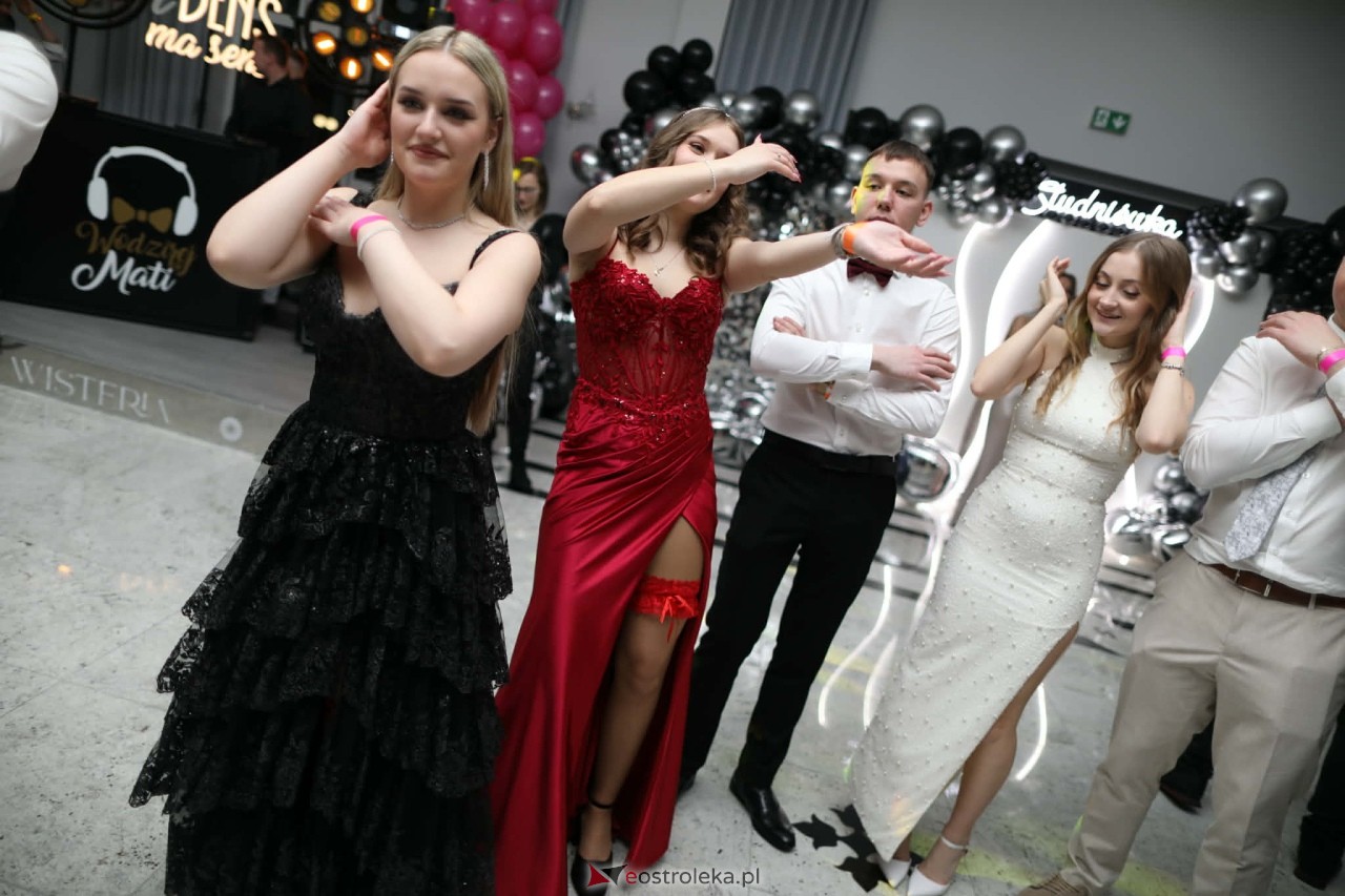 DJ Zimny Gulasz na studniówce w ZSZ Nr 4 [31.01.2026] - zdjęcie #25 - eOstroleka.pl