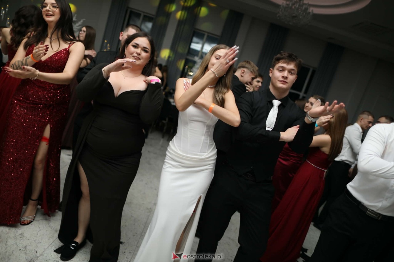 DJ Zimny Gulasz na studniówce w ZSZ Nr 4 [31.01.2026] - zdjęcie #14 - eOstroleka.pl