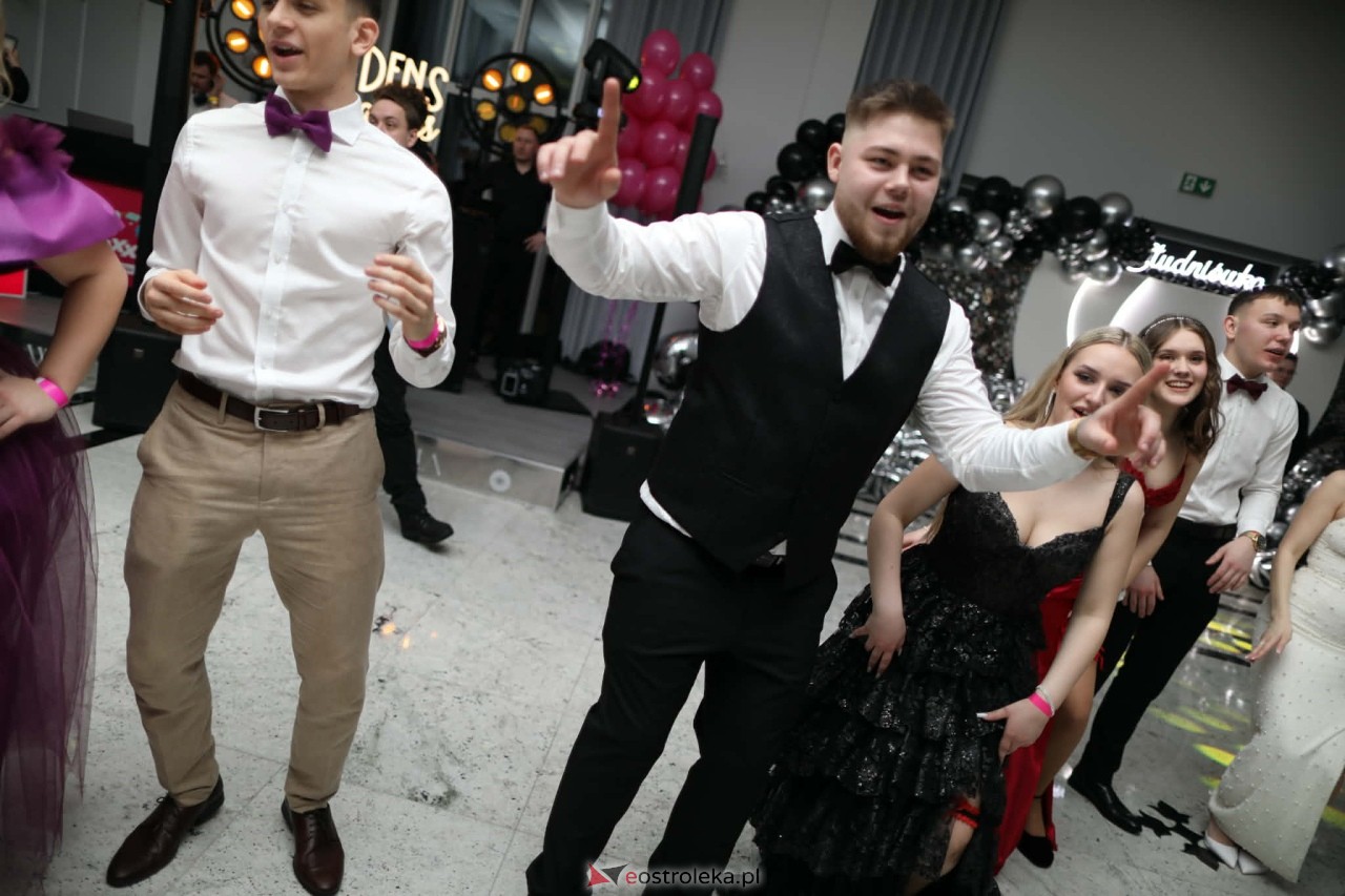 DJ Zimny Gulasz na studniówce w ZSZ Nr 4 [31.01.2026] - zdjęcie #10 - eOstroleka.pl
