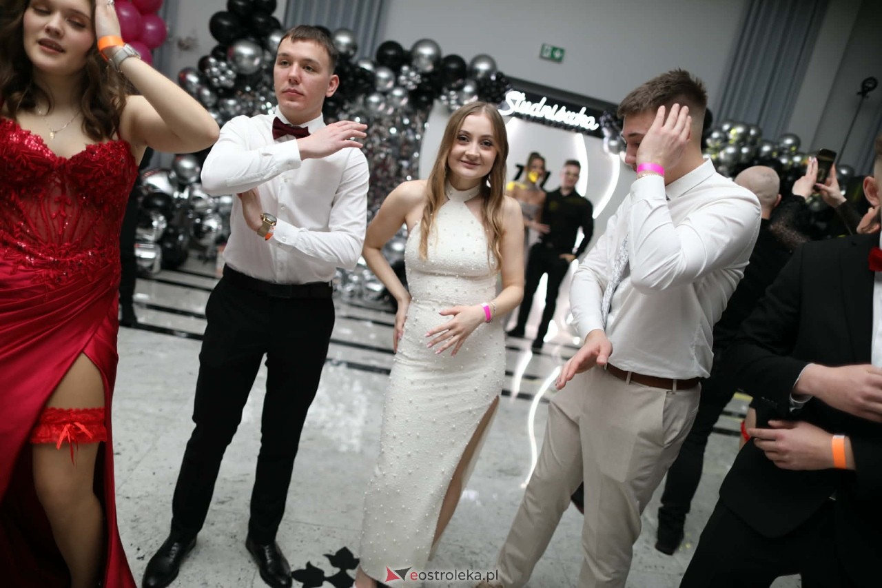 DJ Zimny Gulasz na studniówce w ZSZ Nr 4 [31.01.2026] - zdjęcie #4 - eOstroleka.pl