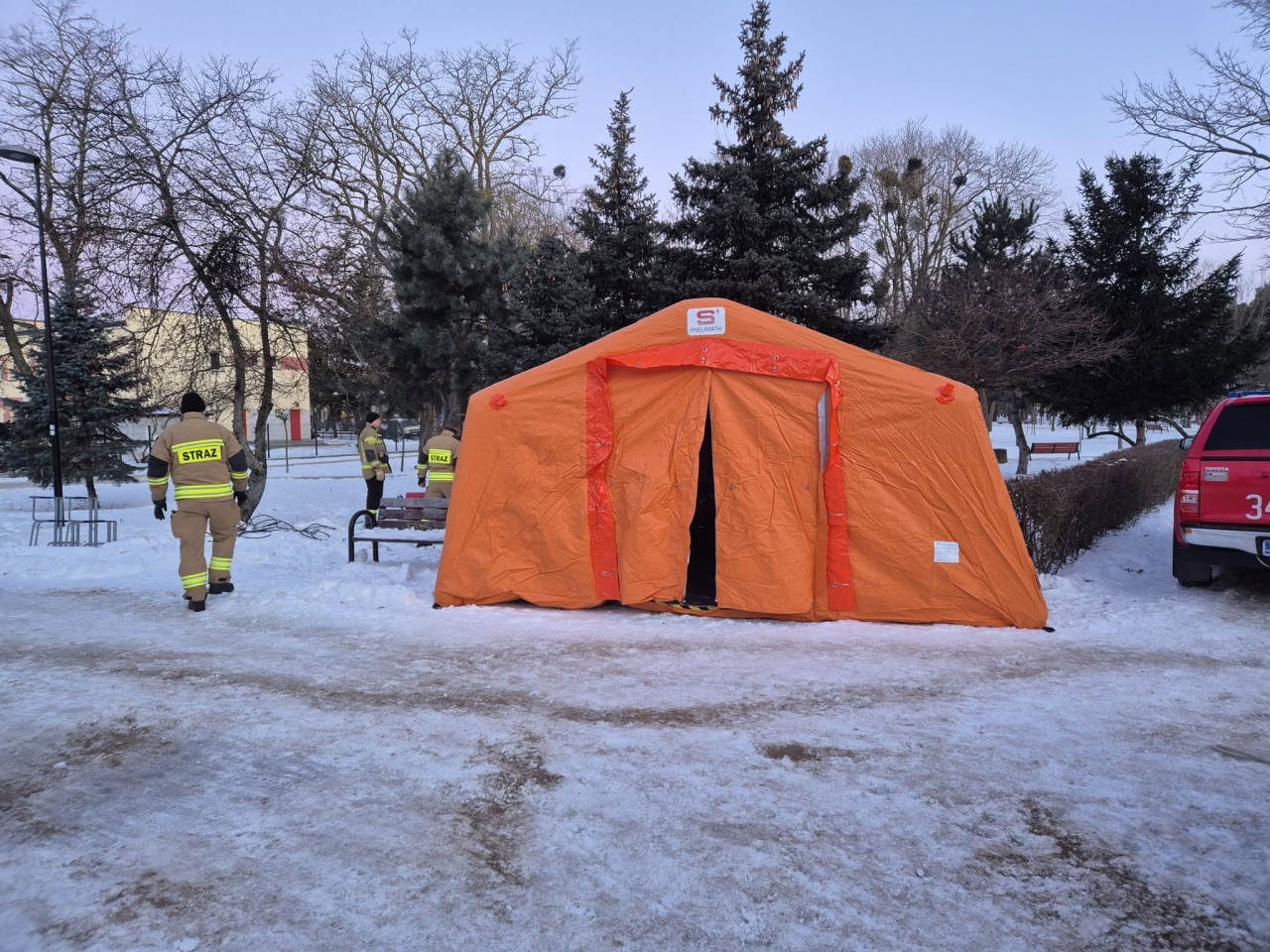 Ogrzewany namiot w Ostrołęce [31.01.2026] - zdjęcie #1 - eOstroleka.pl