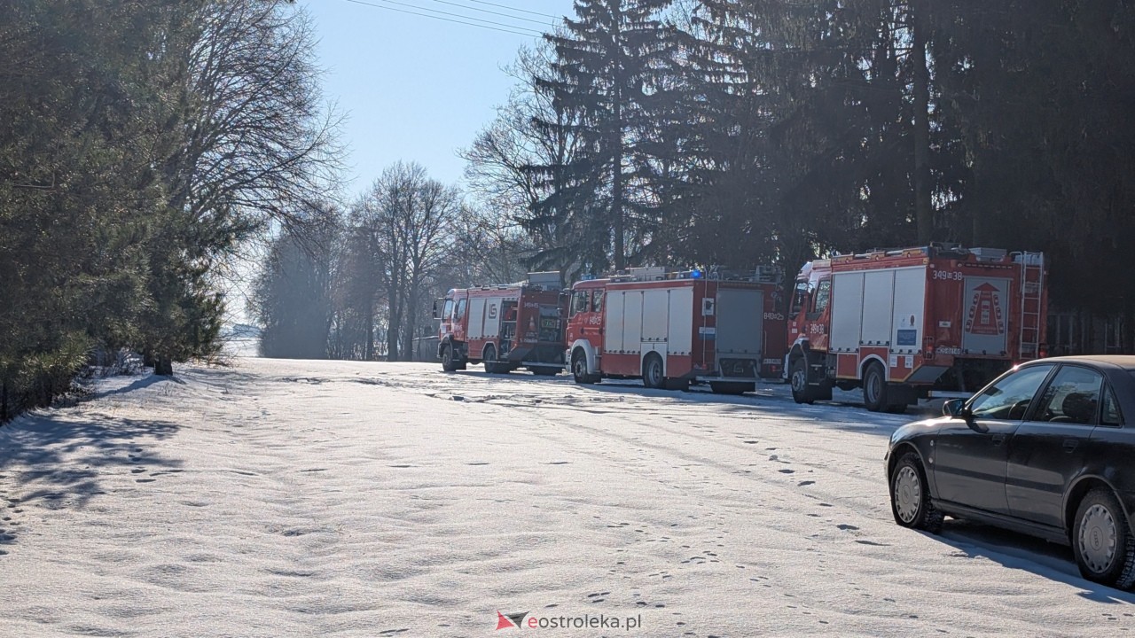 Pożar domu w Goworówku [02.02.2026] - zdjęcie #12 - eOstroleka.pl
