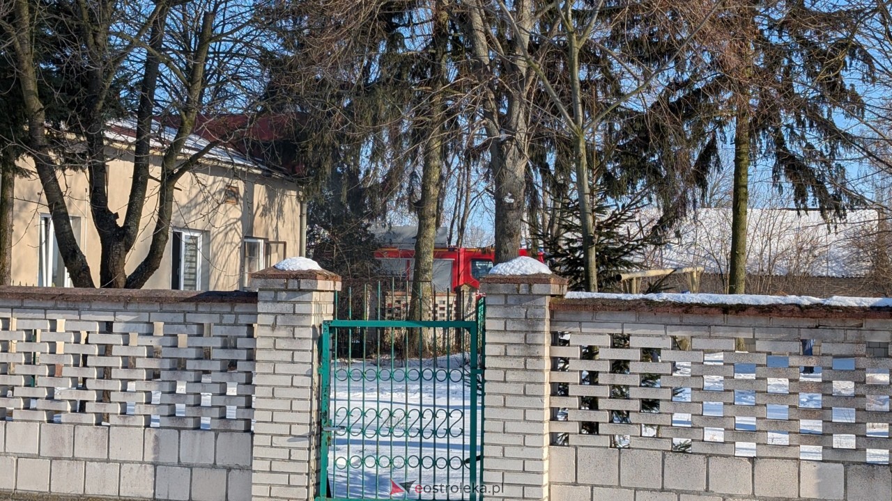 Pożar domu w Goworówku [02.02.2026] - zdjęcie #11 - eOstroleka.pl