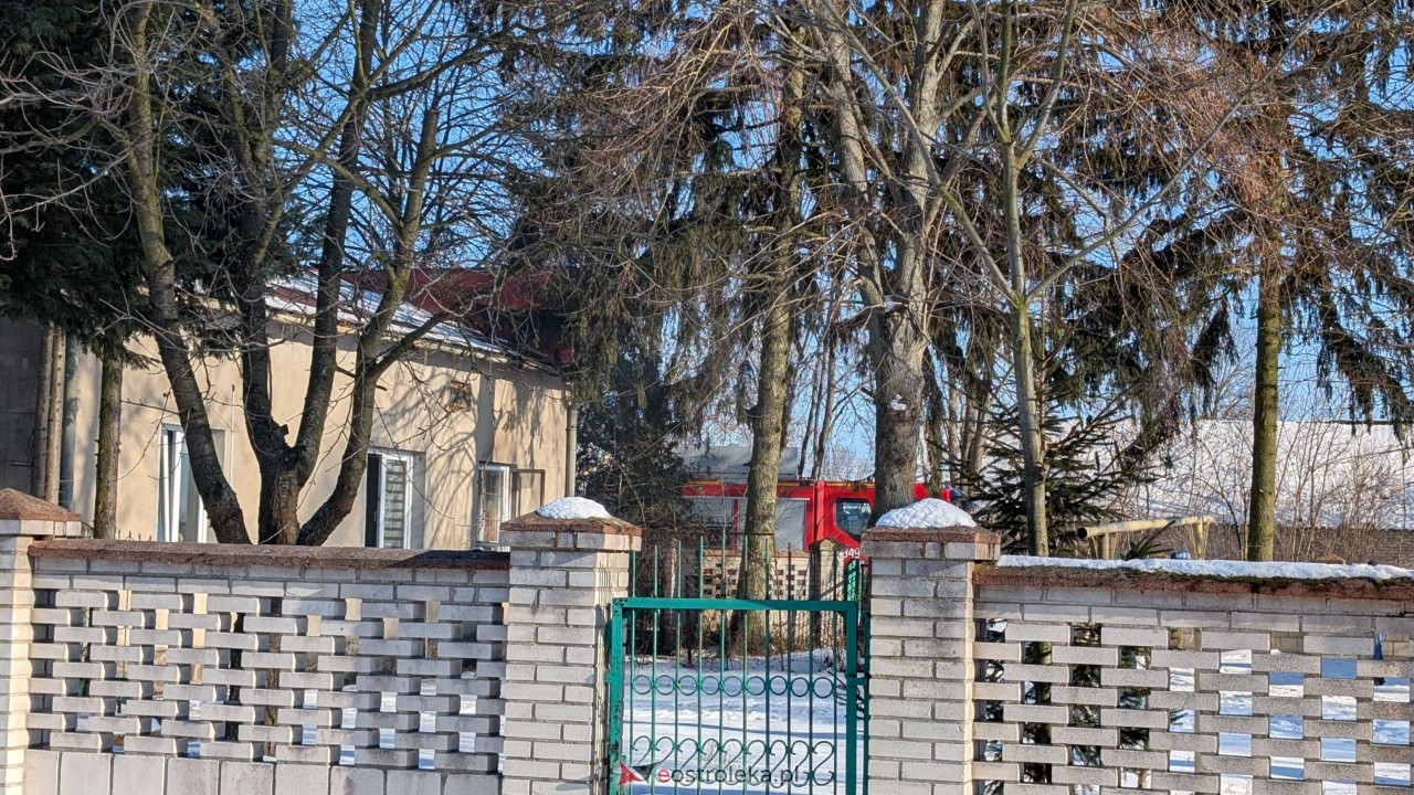 Pożar domu w Goworówku [02.02.2026] - zdjęcie #3 - eOstroleka.pl