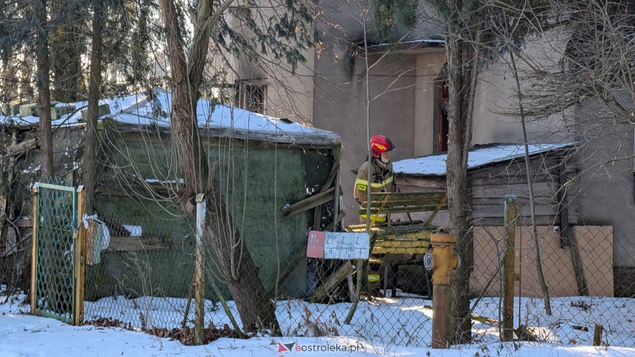 Pożar domu w Goworówku [02.02.2026] - zdjęcie #2 - eOstroleka.pl