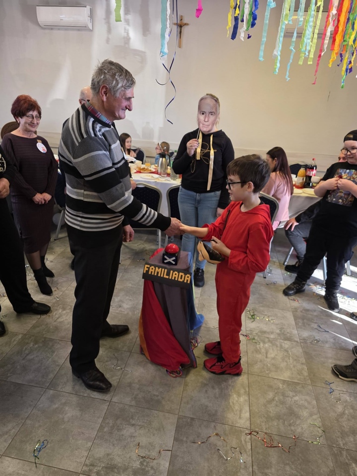 Bal przebierańca z babcią i dziadkiem [02.02.20226] - zdjęcie #53 - eOstroleka.pl