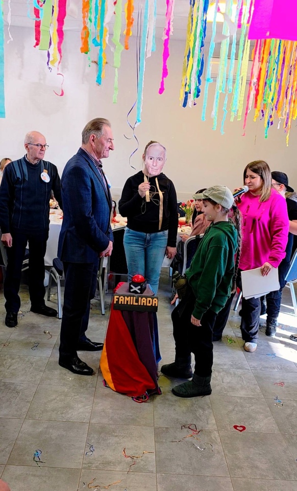 Bal przebierańca z babcią i dziadkiem [02.02.20226] - zdjęcie #11 - eOstroleka.pl