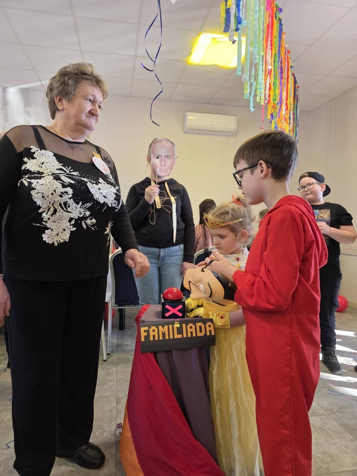 Bal przebierańca z babcią i dziadkiem [02.02.20226] - zdjęcie #2 - eOstroleka.pl