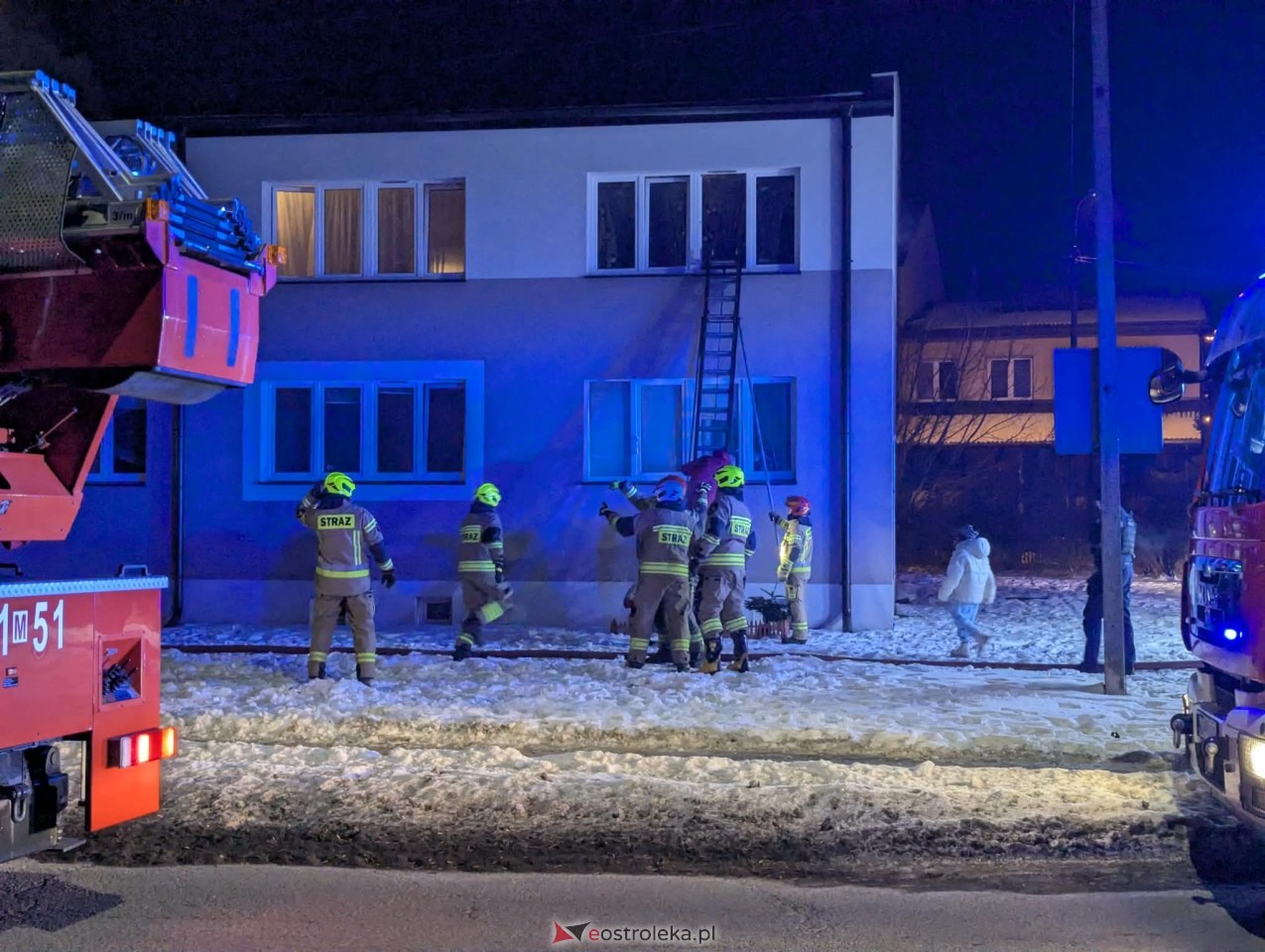 Pożar przy Sienkiewicza w Ostrołęce [2.02.2026] - zdjęcie #9 - eOstroleka.pl