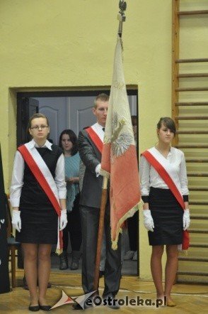 Obchody 93 rocznicy odzyskania przez Polskę niepodległości w I LO [14.XI.2011] - zdjęcie #15 - eOstroleka.pl