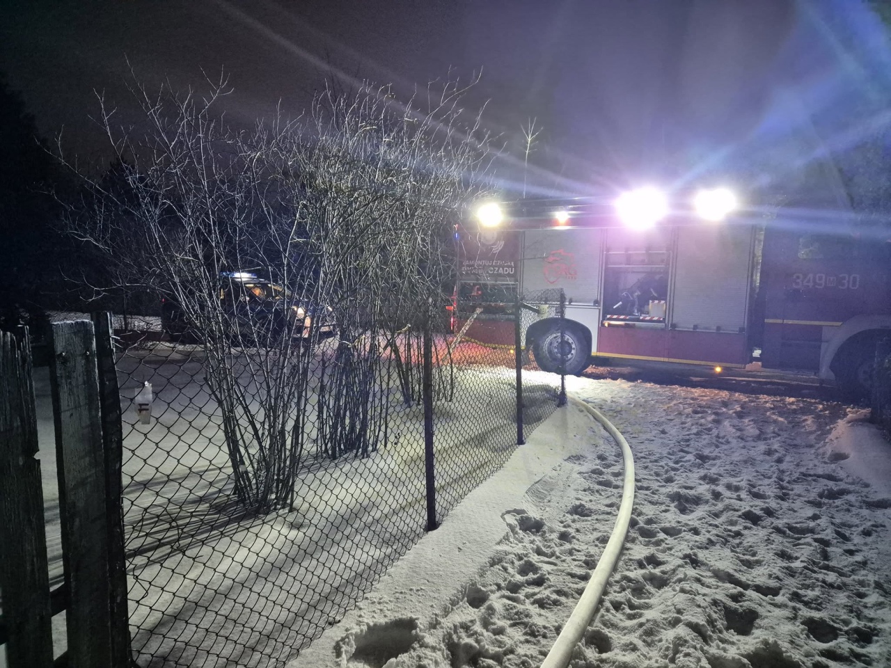 Pożar na ogródkach działkowych przy Olszynowej [05.02.2026] - zdjęcie #7 - eOstroleka.pl