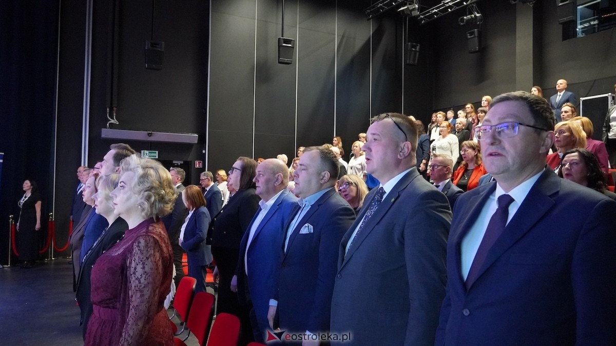 Uroczystość wręczenia odznaczeń państwowych i resortowych dla nauczycieli i pracowników oświaty [06.02.2026] - zdjęcie #146 - eOstroleka.pl