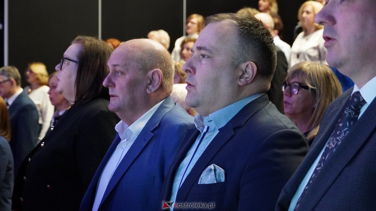 Uroczystość wręczenia odznaczeń państwowych i resortowych dla nauczycieli i pracowników oświaty [06.02.2026] - zdjęcie #145 - eOstroleka.pl