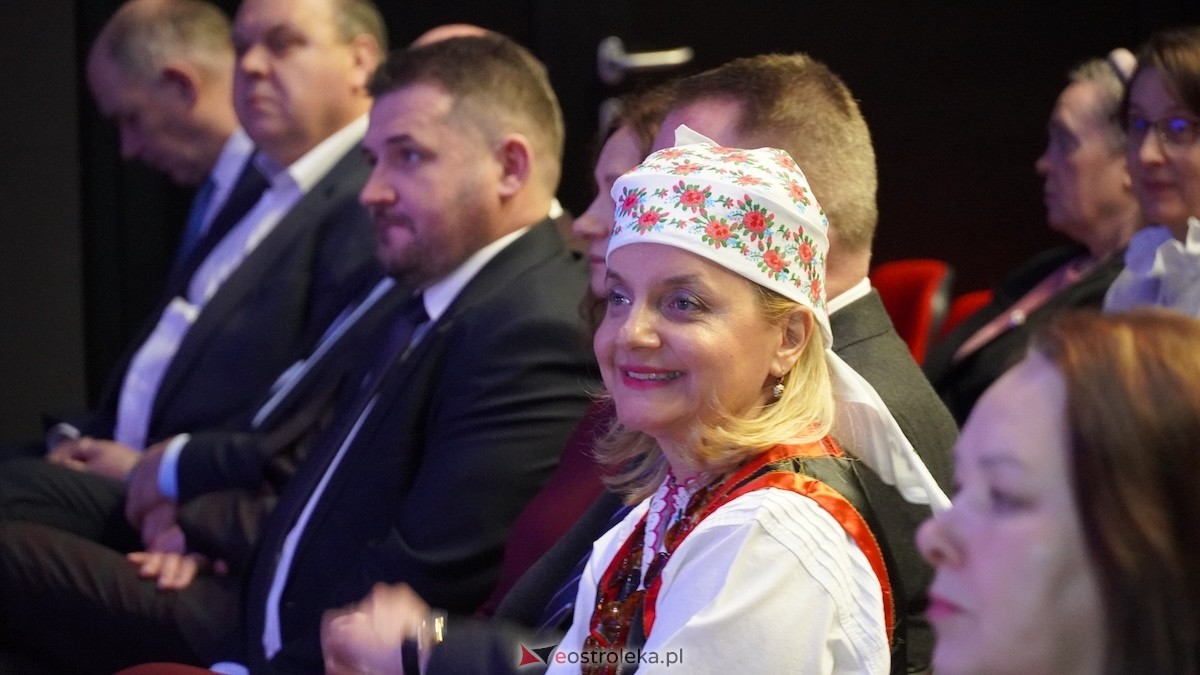 Uroczystość wręczenia odznaczeń państwowych i resortowych dla nauczycieli i pracowników oświaty [06.02.2026] - zdjęcie #140 - eOstroleka.pl