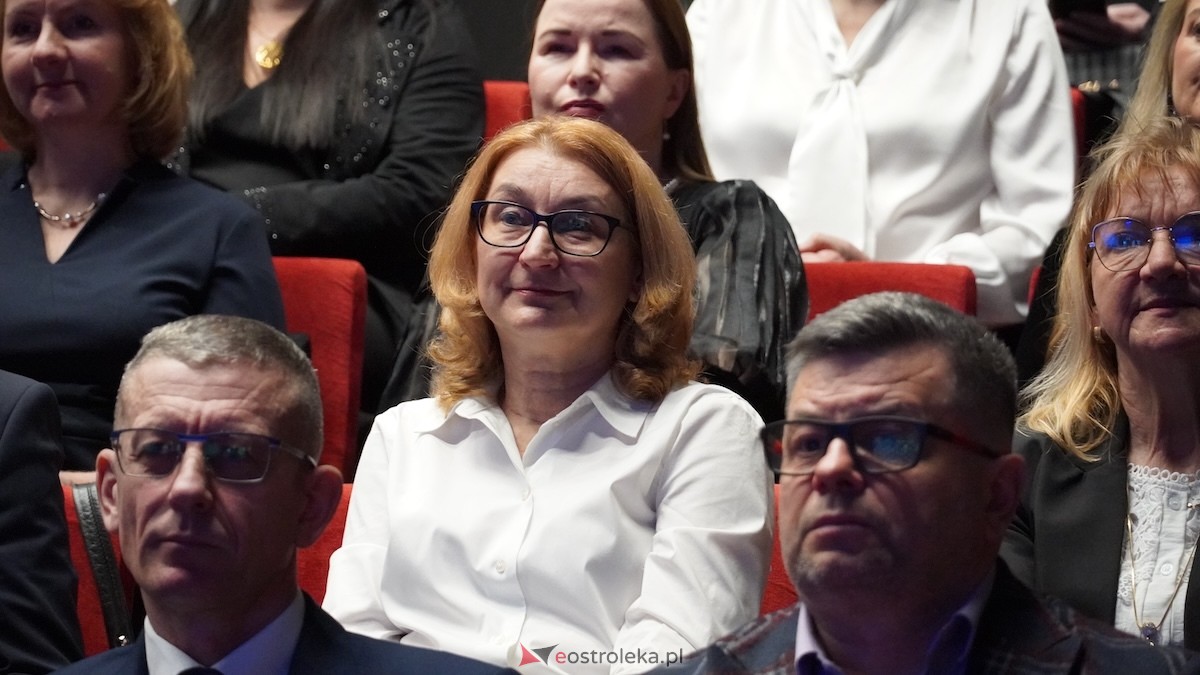 Uroczystość wręczenia odznaczeń państwowych i resortowych dla nauczycieli i pracowników oświaty [06.02.2026] - zdjęcie #136 - eOstroleka.pl