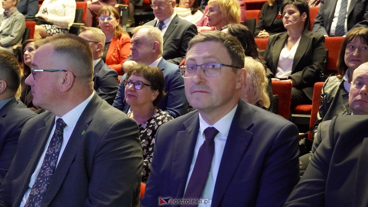 Uroczystość wręczenia odznaczeń państwowych i resortowych dla nauczycieli i pracowników oświaty [06.02.2026] - zdjęcie #131 - eOstroleka.pl