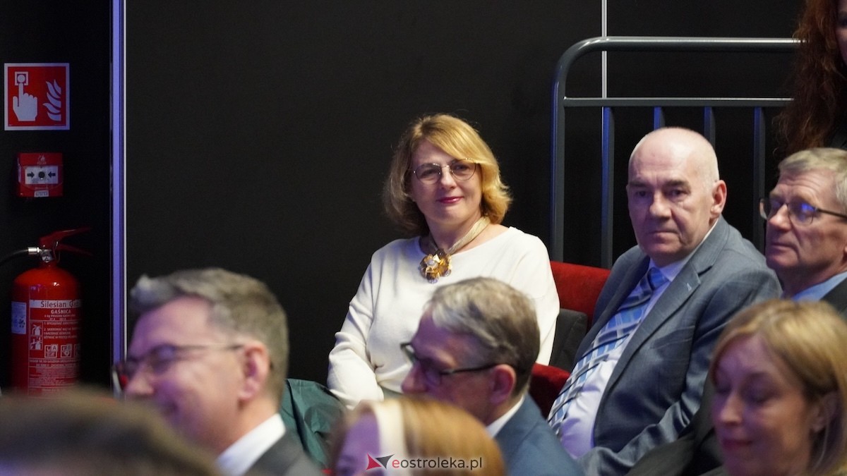 Uroczystość wręczenia odznaczeń państwowych i resortowych dla nauczycieli i pracowników oświaty [06.02.2026] - zdjęcie #118 - eOstroleka.pl
