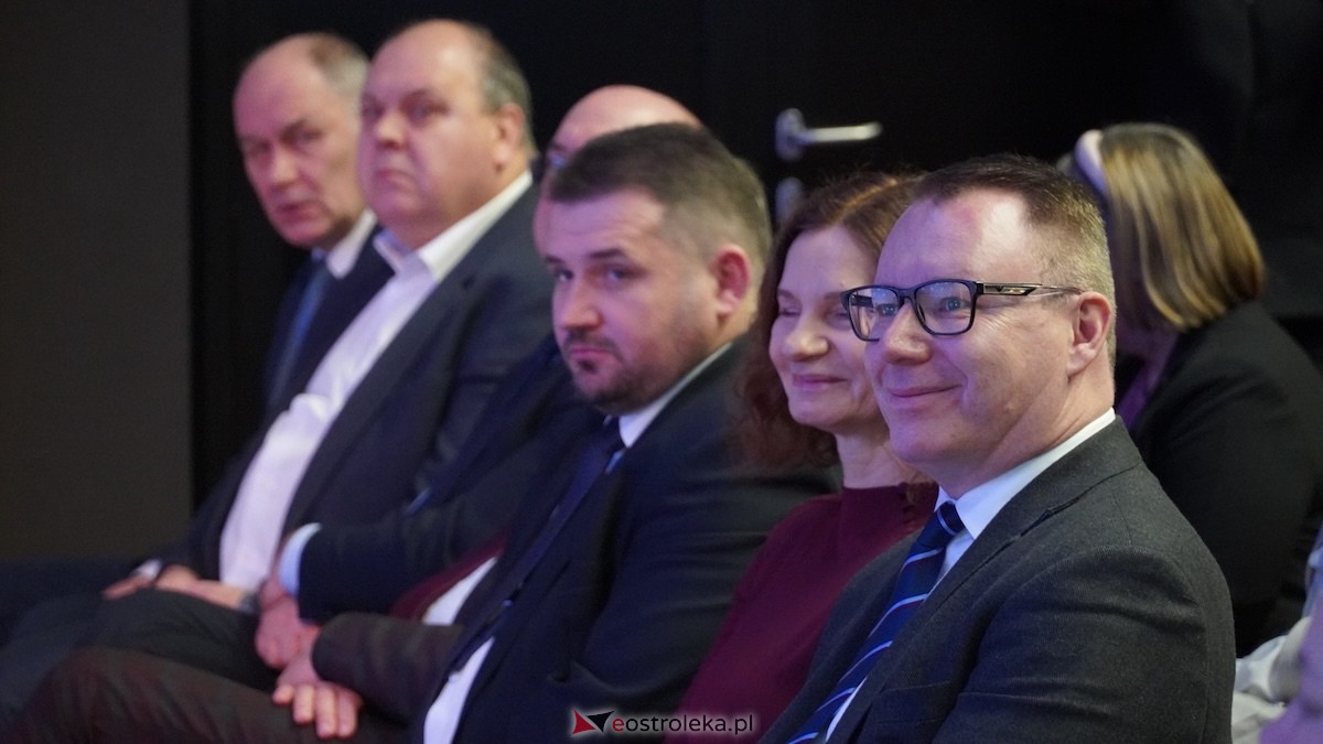 Uroczystość wręczenia odznaczeń państwowych i resortowych dla nauczycieli i pracowników oświaty [06.02.2026] - zdjęcie #115 - eOstroleka.pl