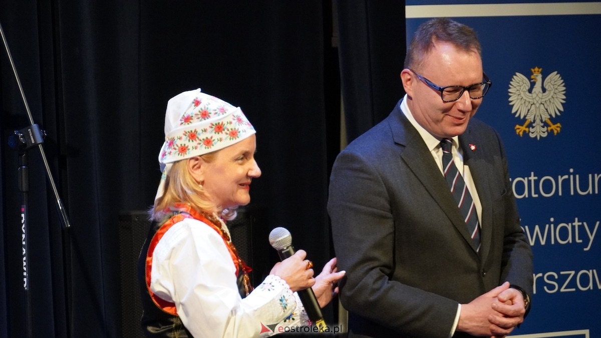 Uroczystość wręczenia odznaczeń państwowych i resortowych dla nauczycieli i pracowników oświaty [06.02.2026] - zdjęcie #110 - eOstroleka.pl
