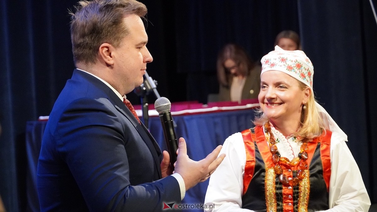 Uroczystość wręczenia odznaczeń państwowych i resortowych dla nauczycieli i pracowników oświaty [06.02.2026] - zdjęcie #109 - eOstroleka.pl