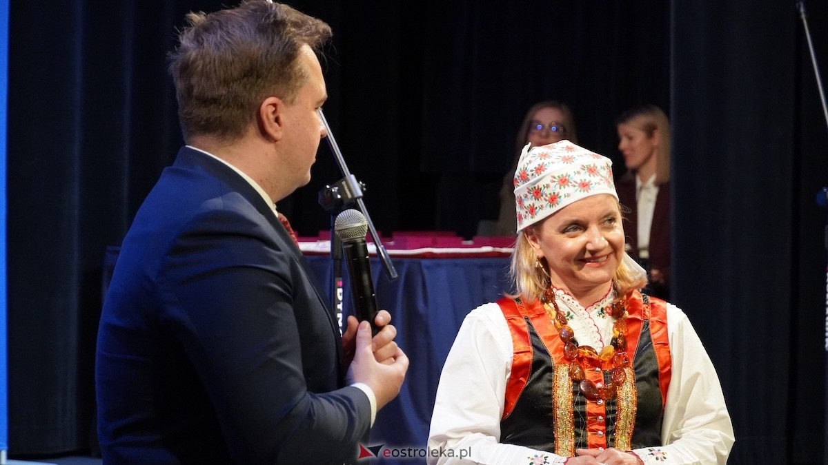 Uroczystość wręczenia odznaczeń państwowych i resortowych dla nauczycieli i pracowników oświaty [06.02.2026] - zdjęcie #108 - eOstroleka.pl