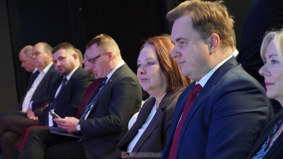 Uroczystość wręczenia odznaczeń państwowych i resortowych dla nauczycieli i pracowników oświaty [06.02.2026] - zdjęcie #106 - eOstroleka.pl
