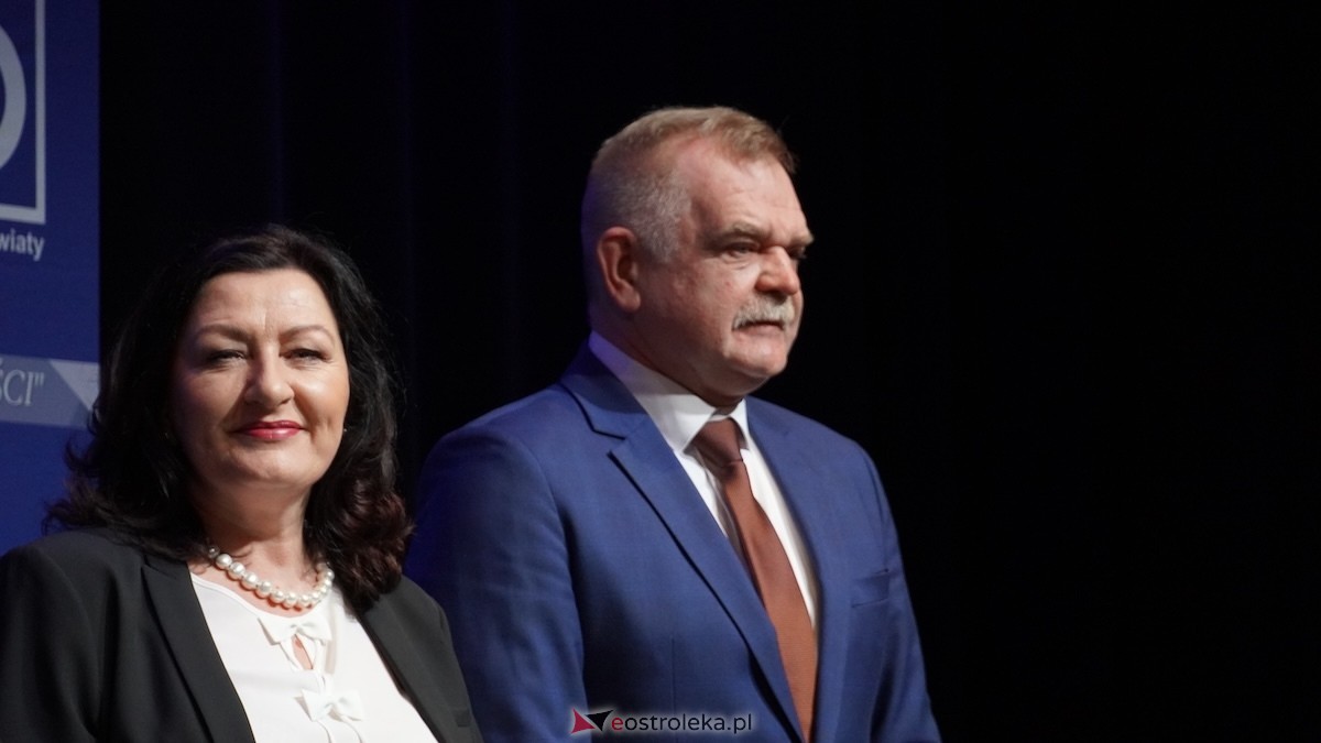 Uroczystość wręczenia odznaczeń państwowych i resortowych dla nauczycieli i pracowników oświaty [06.02.2026] - zdjęcie #94 - eOstroleka.pl