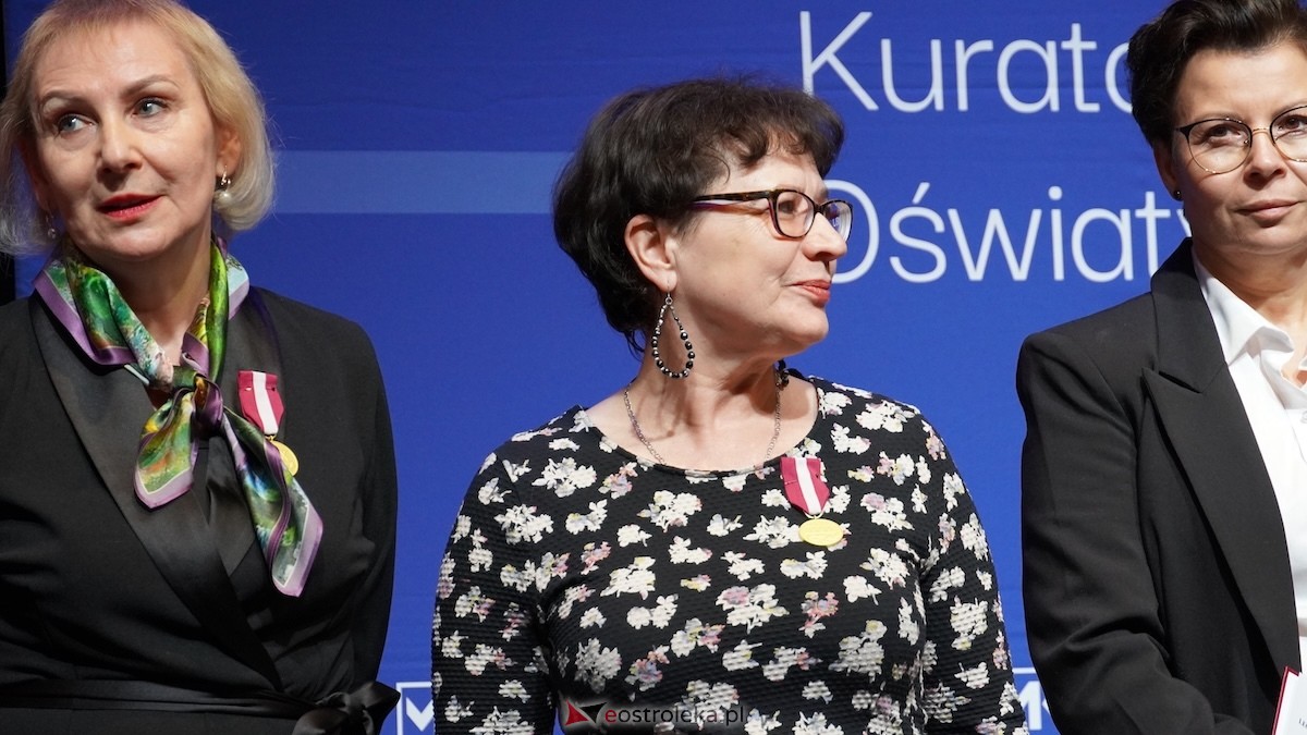 Uroczystość wręczenia odznaczeń państwowych i resortowych dla nauczycieli i pracowników oświaty [06.02.2026] - zdjęcie #85 - eOstroleka.pl