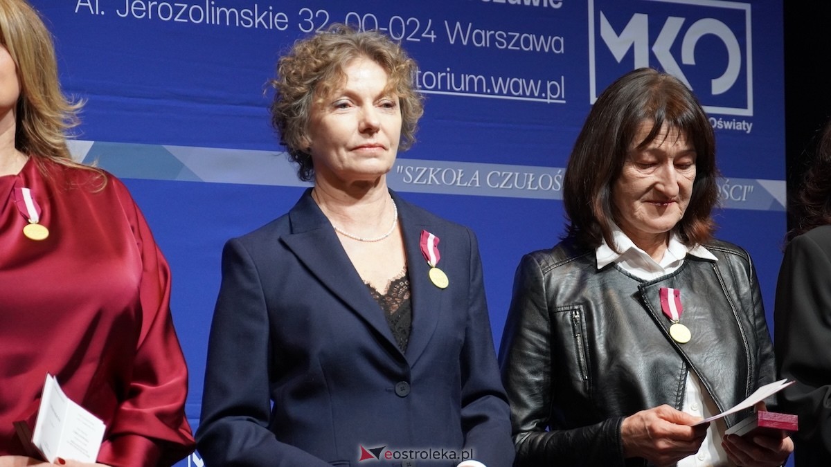 Uroczystość wręczenia odznaczeń państwowych i resortowych dla nauczycieli i pracowników oświaty [06.02.2026] - zdjęcie #82 - eOstroleka.pl