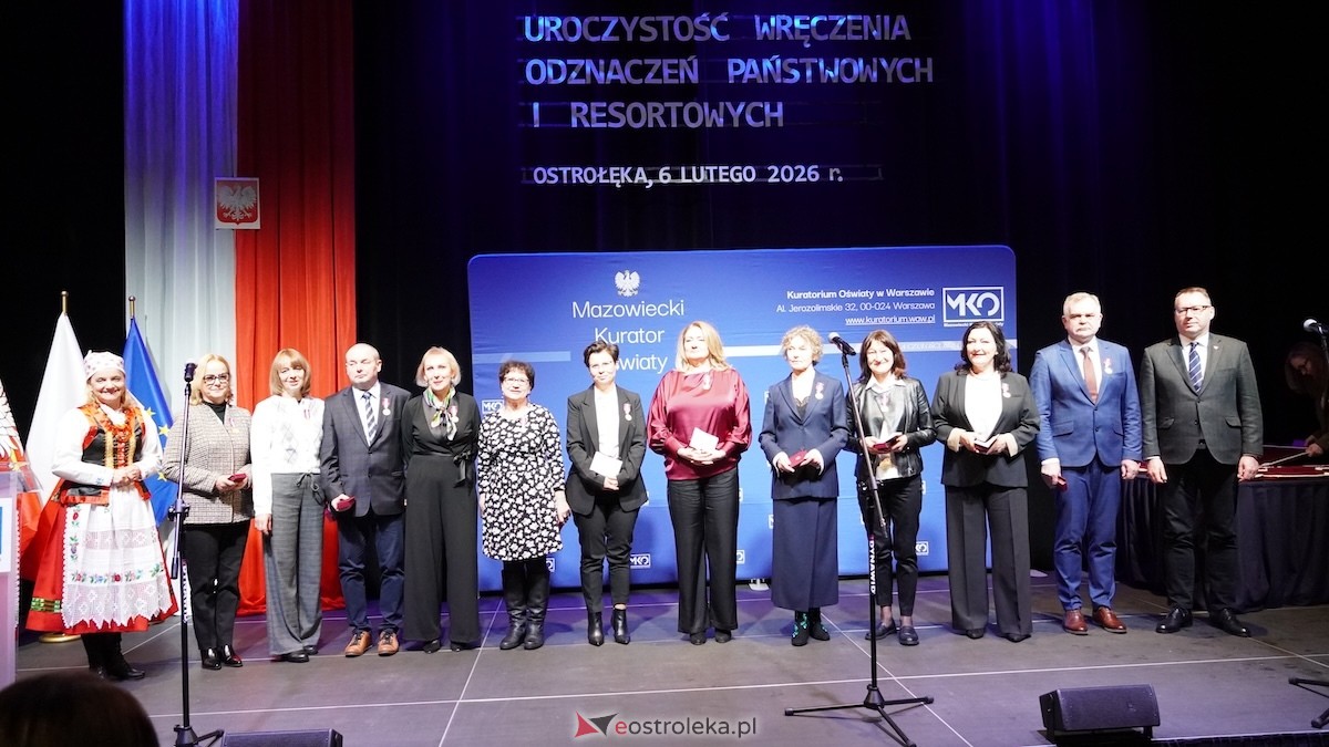 Uroczystość wręczenia odznaczeń państwowych i resortowych dla nauczycieli i pracowników oświaty [06.02.2026] - zdjęcie #81 - eOstroleka.pl