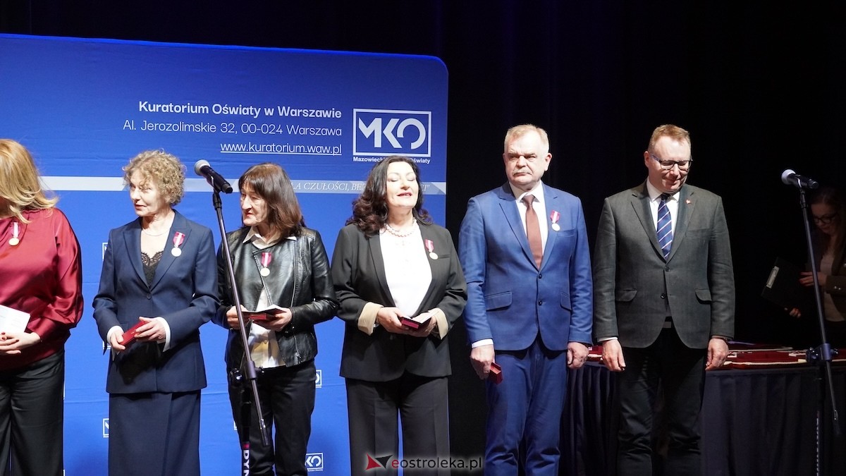 Uroczystość wręczenia odznaczeń państwowych i resortowych dla nauczycieli i pracowników oświaty [06.02.2026] - zdjęcie #78 - eOstroleka.pl