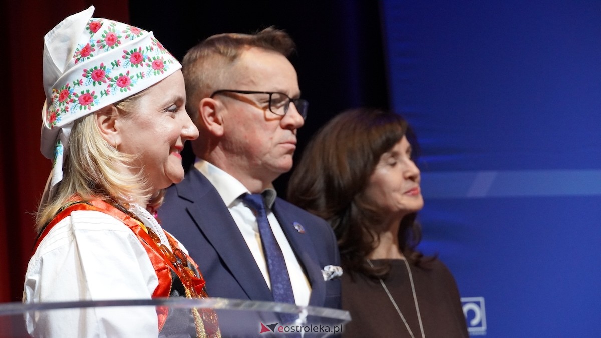Uroczystość wręczenia odznaczeń państwowych i resortowych dla nauczycieli i pracowników oświaty [06.02.2026] - zdjęcie #76 - eOstroleka.pl