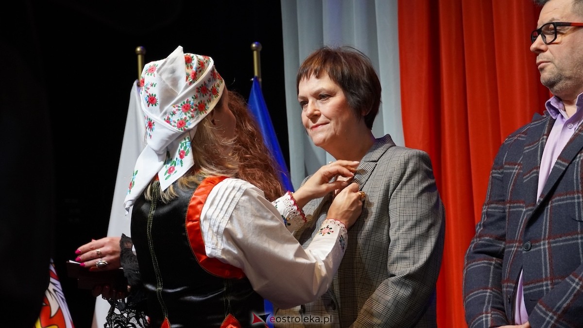 Uroczystość wręczenia odznaczeń państwowych i resortowych dla nauczycieli i pracowników oświaty [06.02.2026] - zdjęcie #23 - eOstroleka.pl