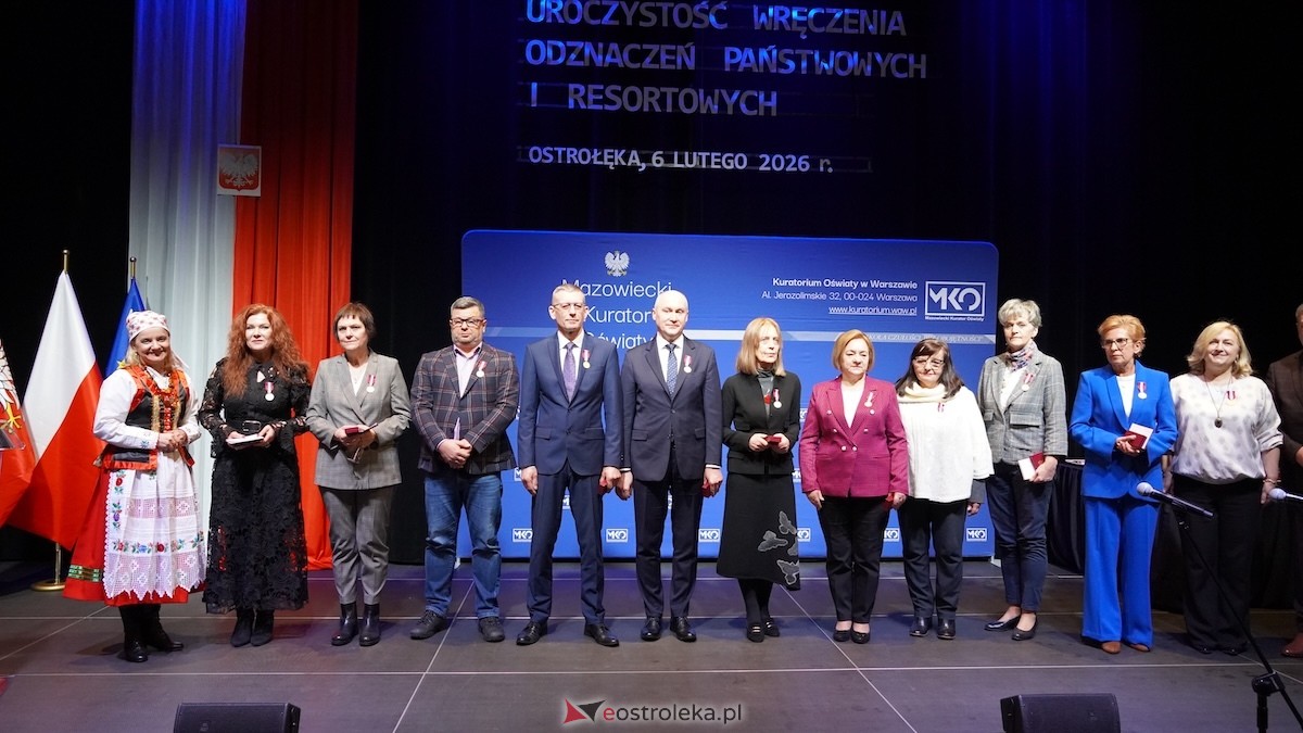 Uroczystość wręczenia odznaczeń państwowych i resortowych dla nauczycieli i pracowników oświaty [06.02.2026] - zdjęcie #1 - eOstroleka.pl