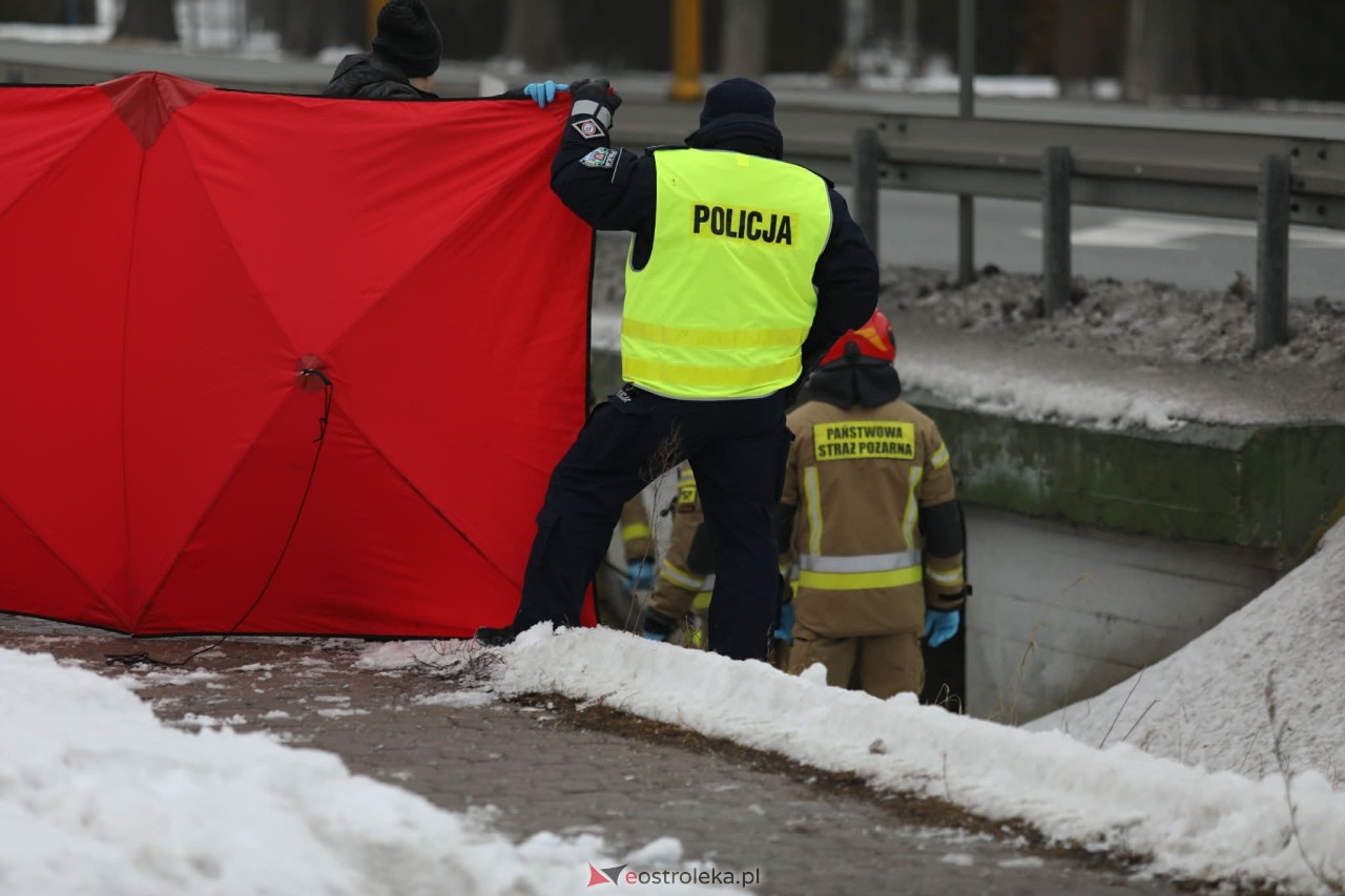 Makabryczne odkrycie na Warszawskiej w Olszewie-Borkach [07.02.2026] - zdjęcie #10 - eOstroleka.pl